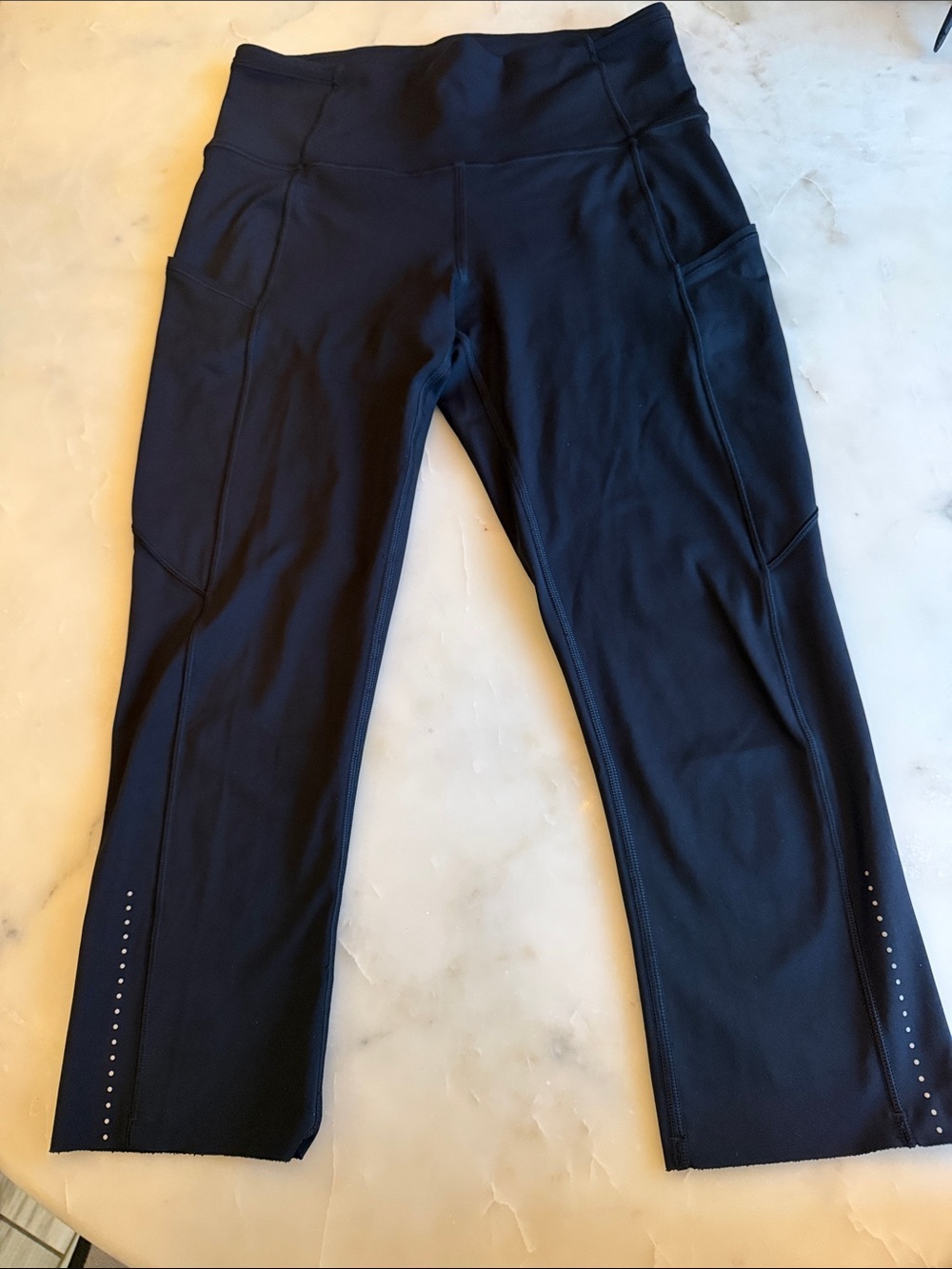 Lulu lemon crop leggings. Size 6